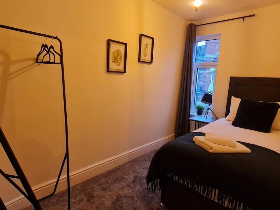 Centrally Located To The City Of Lincoln Exterior foto